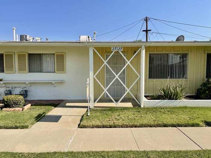 27127 Sun City Blvd #1 - Photo 3 of 33