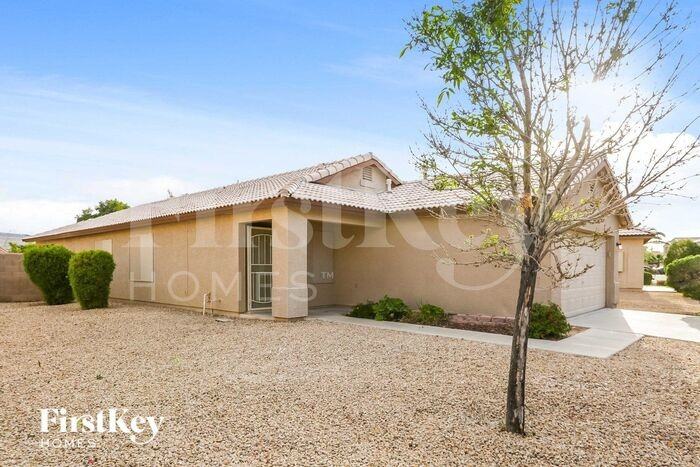 10894 W Alvarado Rd - Photo 2 of 15