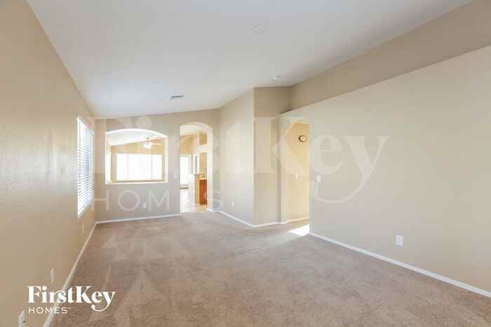 10894 W Alvarado Rd - Photo 3 of 15
