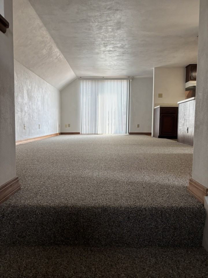 1703 26th St - Photo 4 of 10