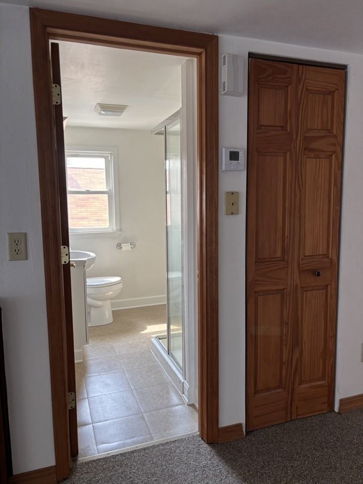 1703 26th St - Photo 3 of 10