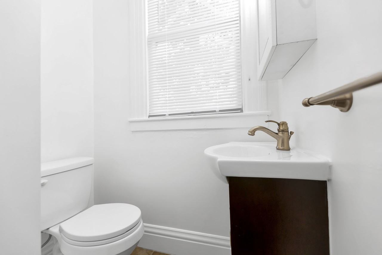 1201 Pine - Photo 3 of 22