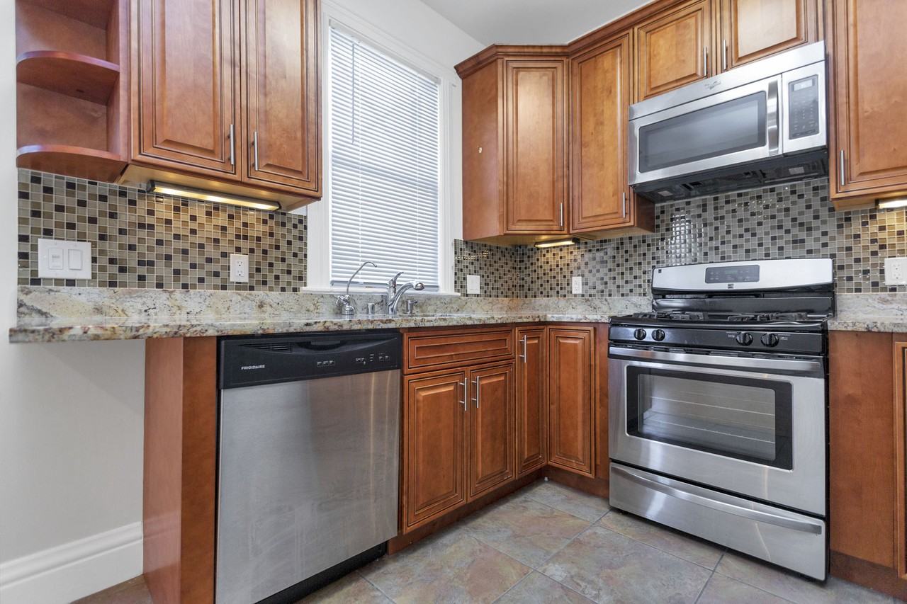 1201 Pine - Photo 7 of 22