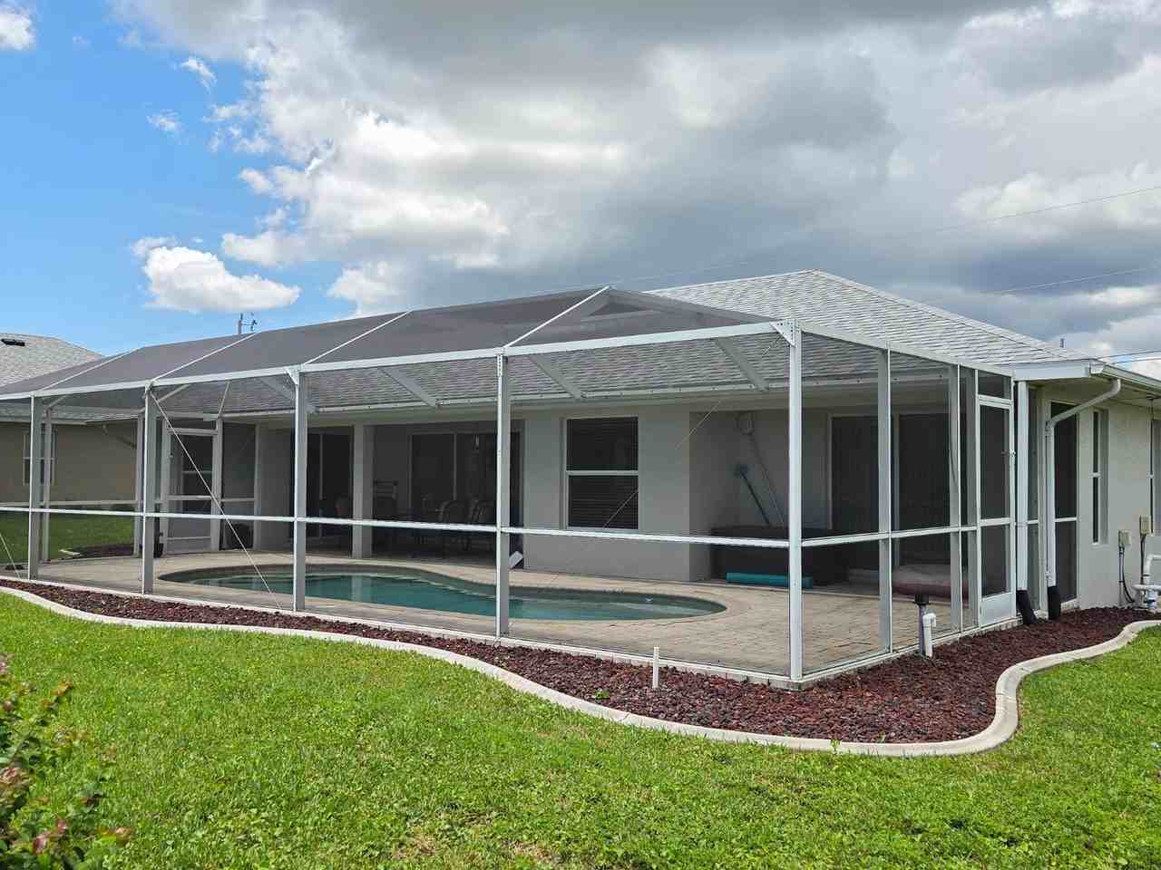 1016 Nw 10th St - Photo 3 of 8