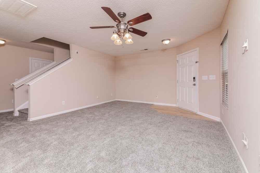 101 Palmdale Ct - Photo 6 of 17