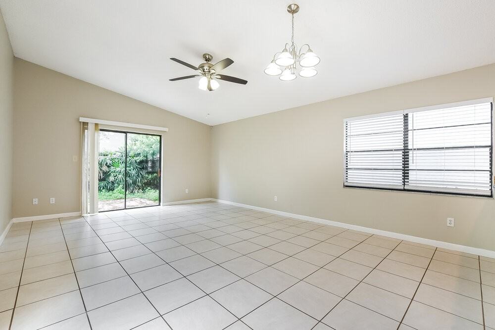 1409 Bridlebrook Dr - Photo 5 of 16