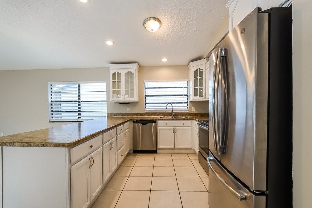 1409 Bridlebrook Dr - Photo 6 of 16
