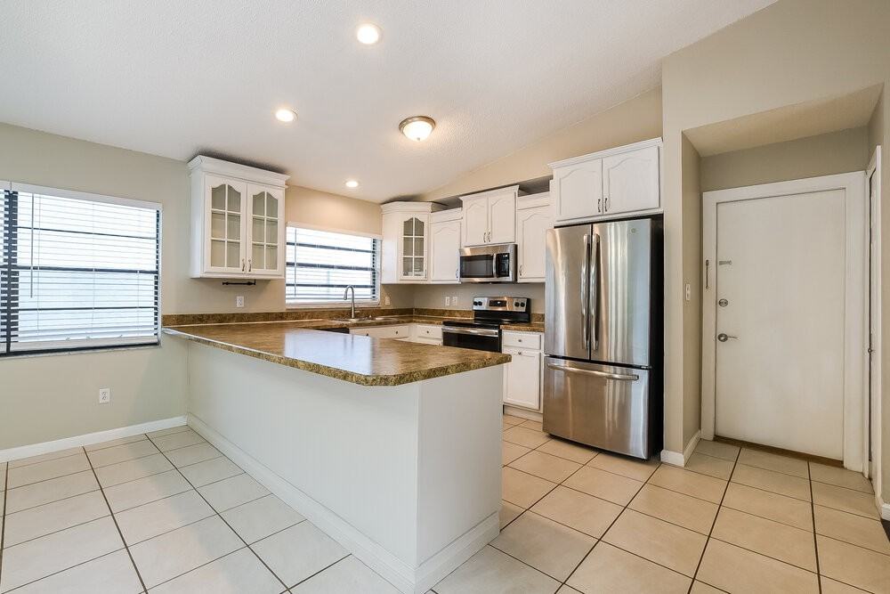 1409 Bridlebrook Dr - Photo 7 of 16