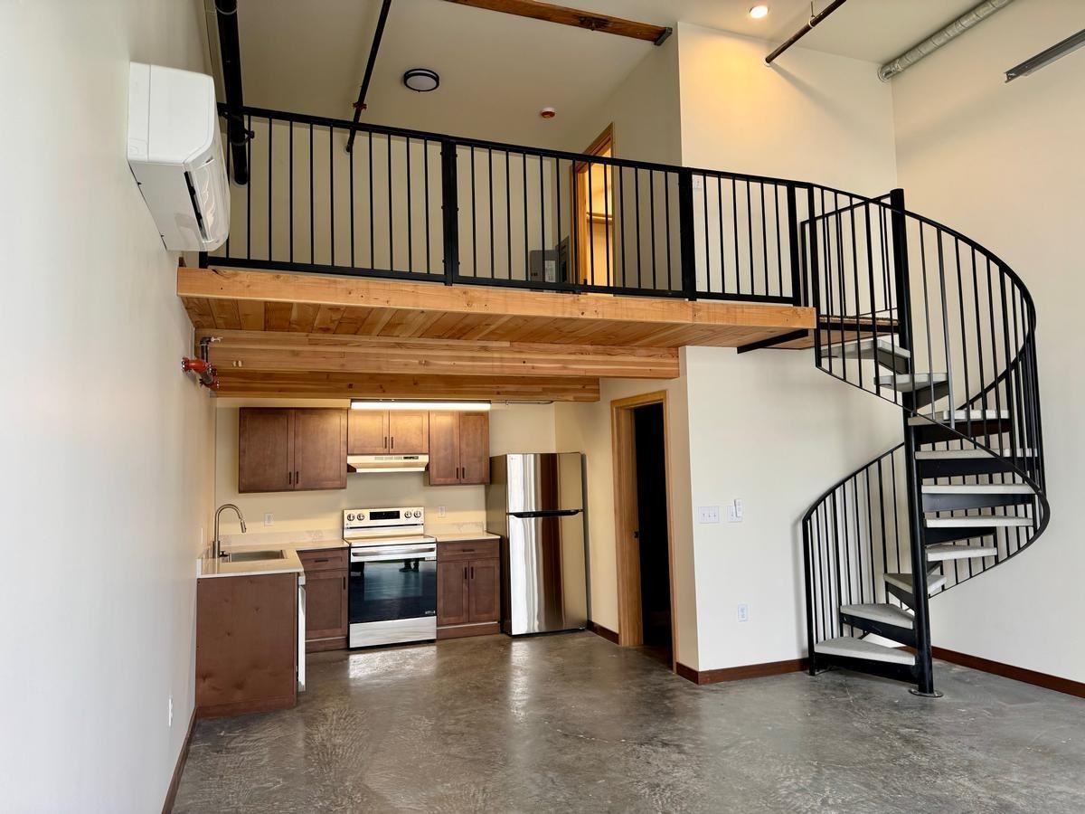 2510 Ne Sandy Blvd - Photo 7 of 10