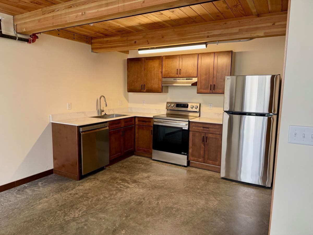 2510 Ne Sandy Blvd - Photo 7 of 10