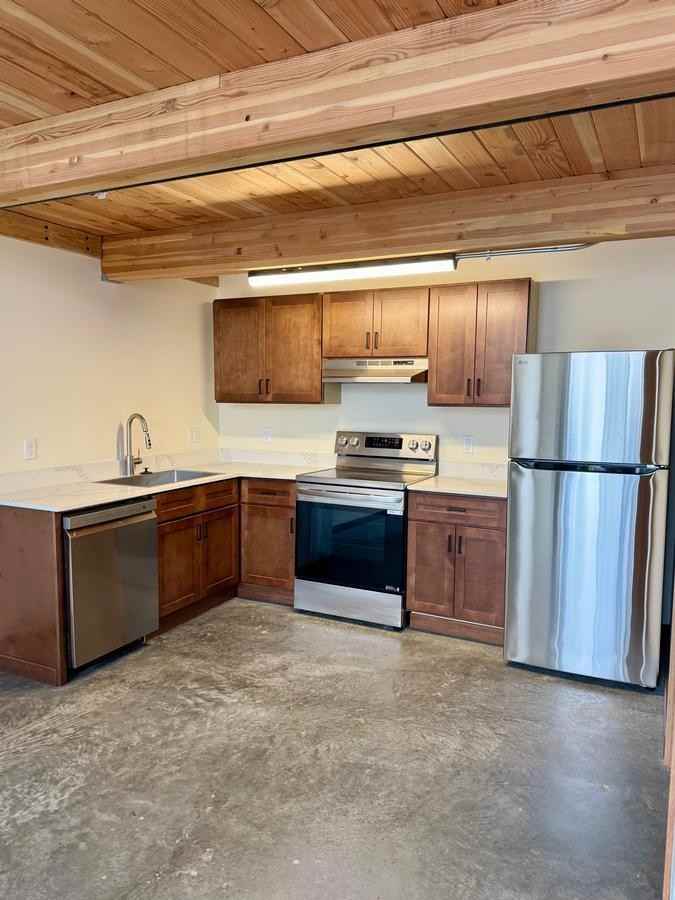 2510 Ne Sandy Blvd - Photo 3 of 10