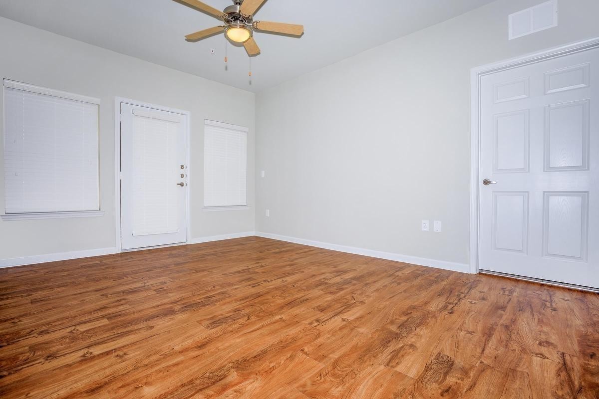 285 Echols Ln - Photo 4 of 23