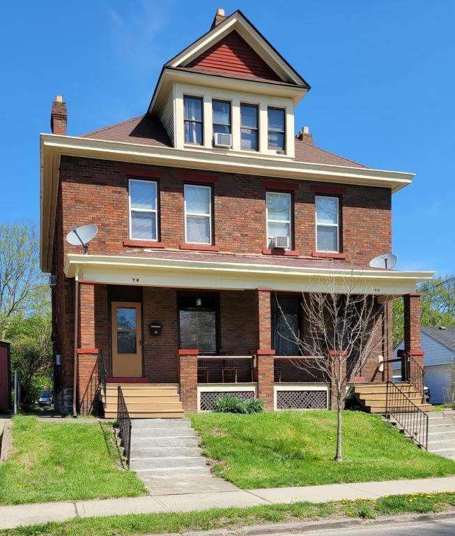 70 E Hudson St - Photo 3 of 14