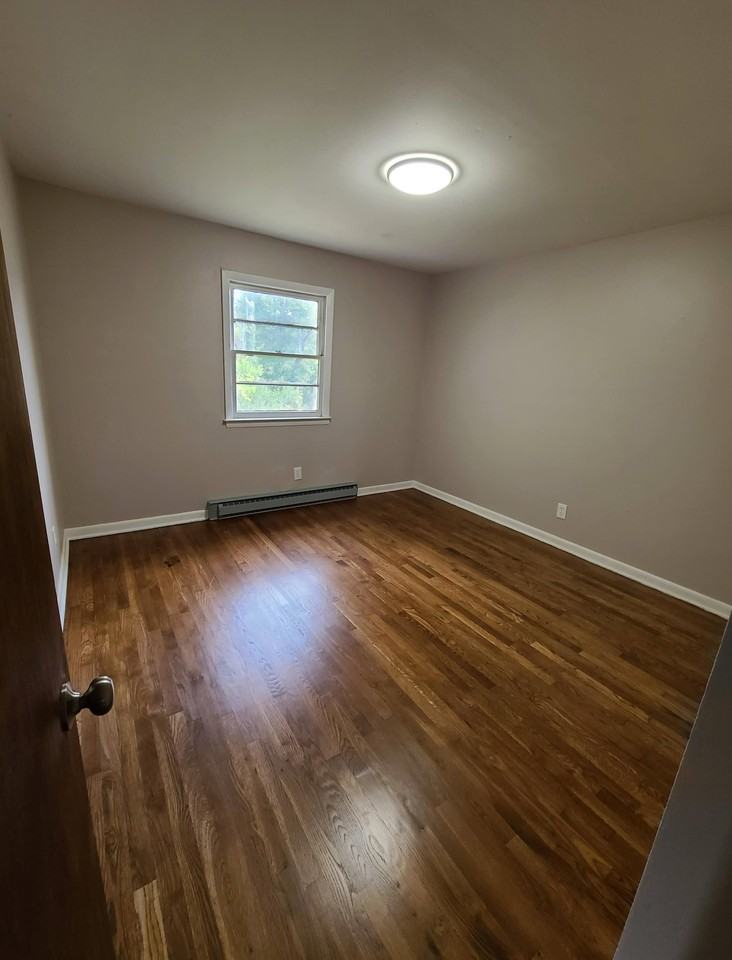 1413 Ardmore Dr #B - Photo 5 of 10