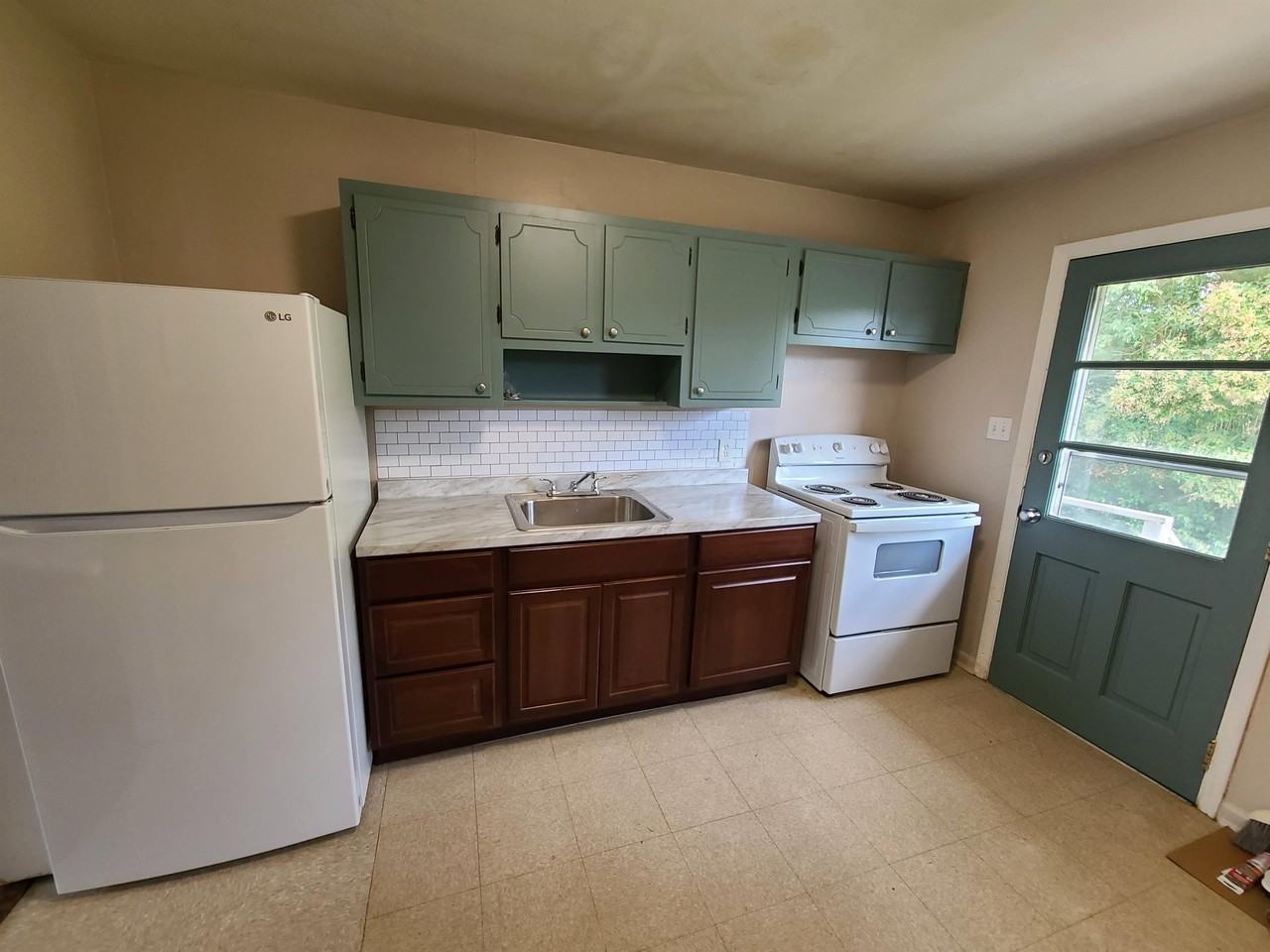 1413 Ardmore Dr #B - Photo 7 of 10