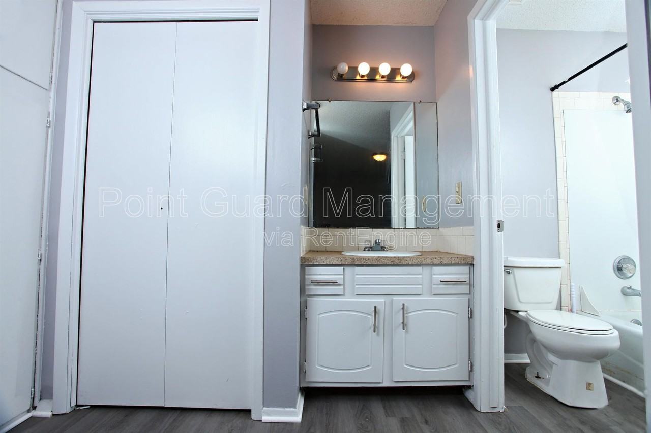 7411 W Newell St #7411A - Photo 6 of 11