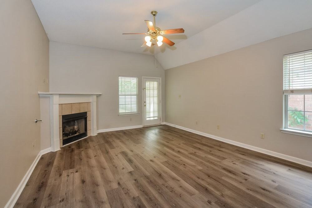 8408 Cross Point Dr - Photo 3 of 16