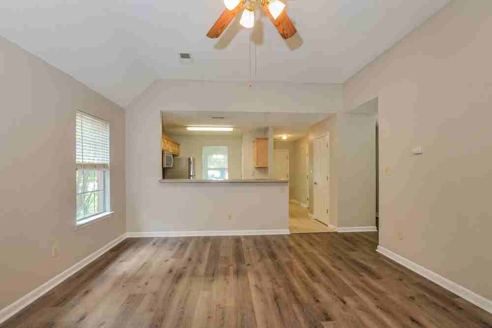 8408 Cross Point Dr - Photo 5 of 16