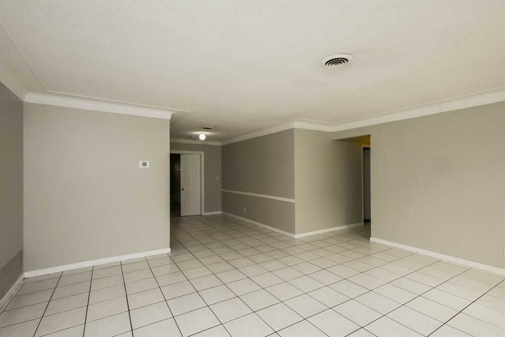 831 Nw 43rd Ave - Photo 3 of 16