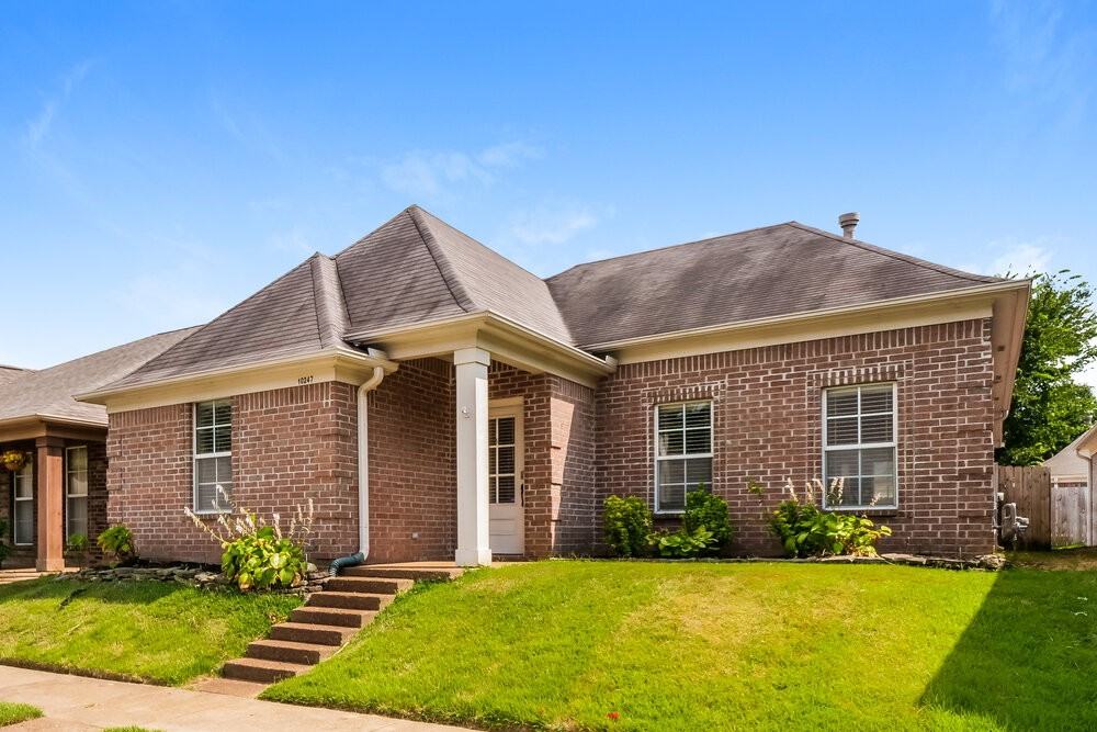 10247 Morning Hill Dr - Photo 3 of 16