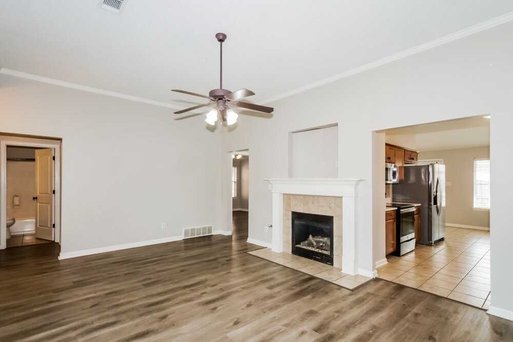 10247 Morning Hill Dr - Photo 6 of 16