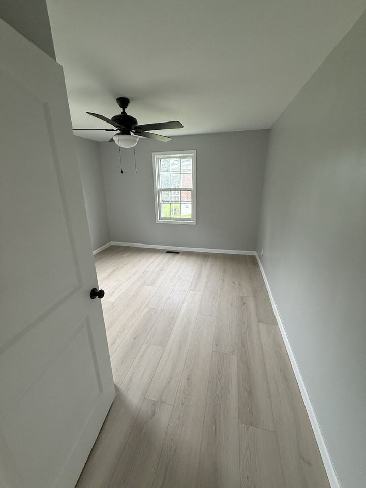 401 Pulaski St - Photo 3 of 6