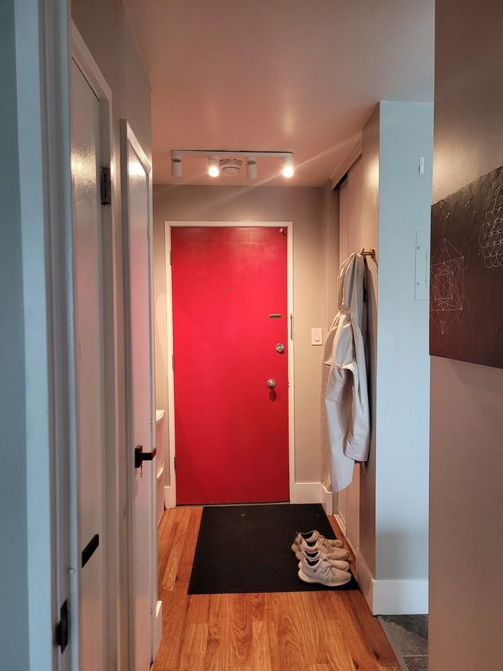 8406 104 Street Northwest - Photo 3 of 25