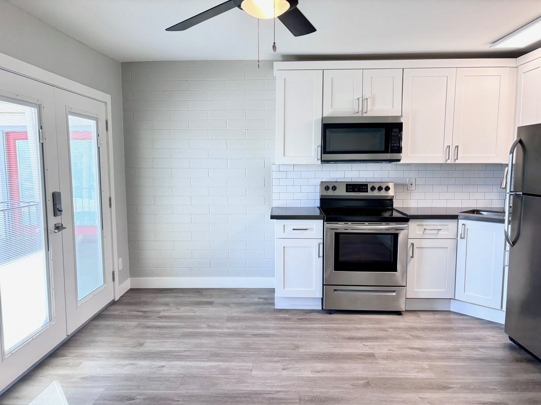 402 N 10th St #14 - Photo 3 of 18