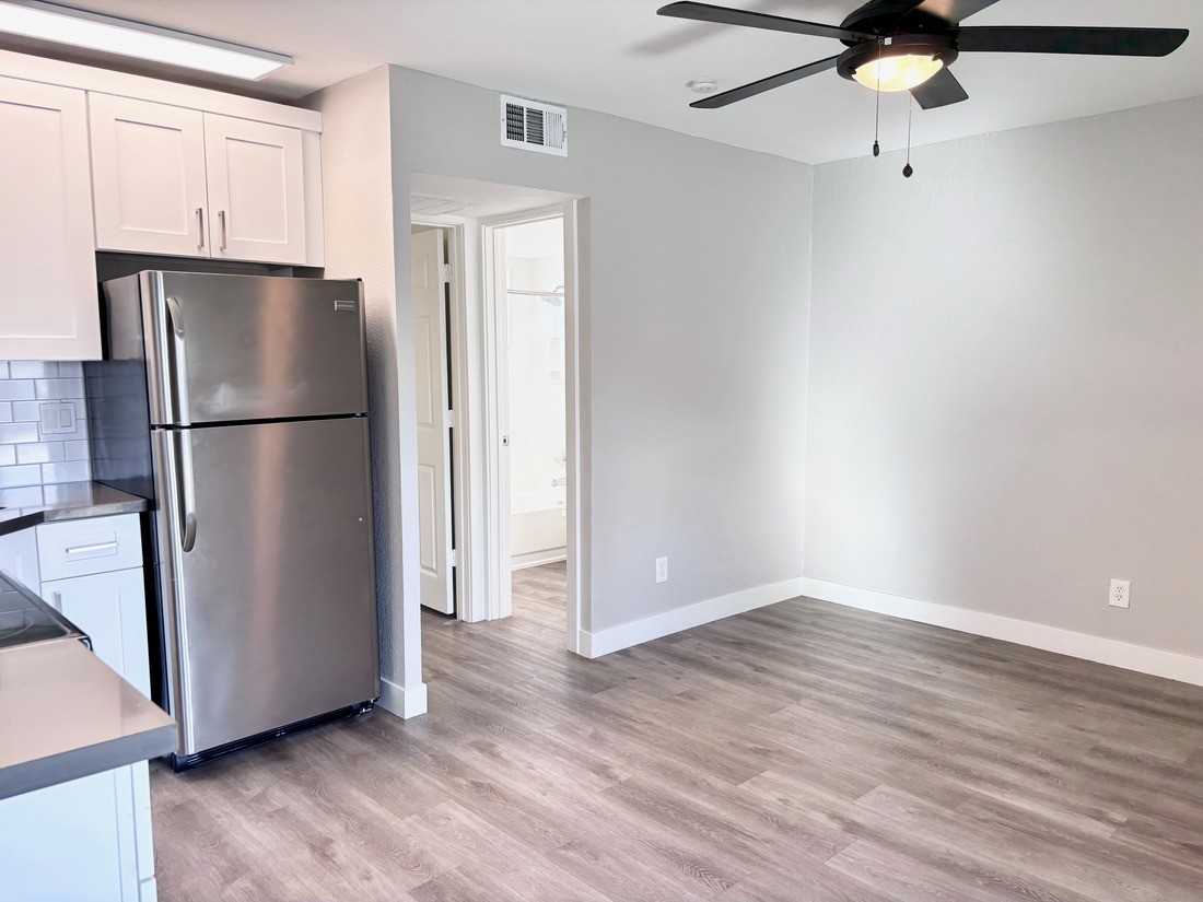 402 N 10th St #14 - Photo 7 of 18