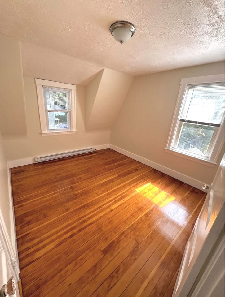 14 Nelson St #3 - Photo 2 of 6