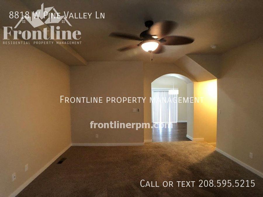 8818 West Pine Valley Lane - Photo 4 of 14