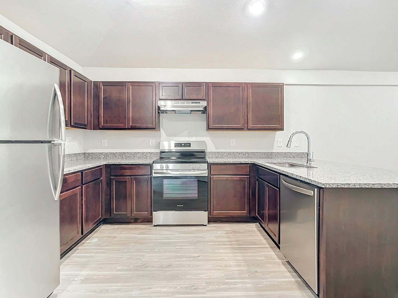 451 Warrington Boulevard - Photo 2 of 15