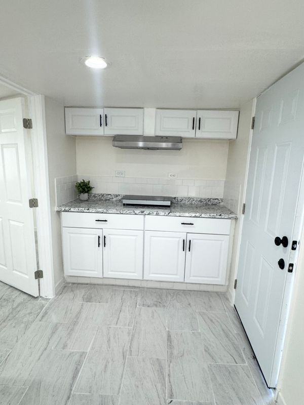 2624 Live Oak Street - Photo 3 of 12