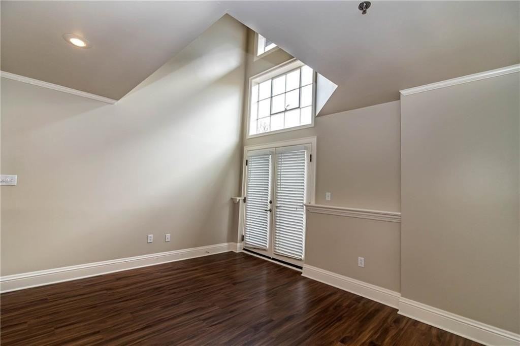 211 N Thompson Ave #3 - Photo 6 of 22