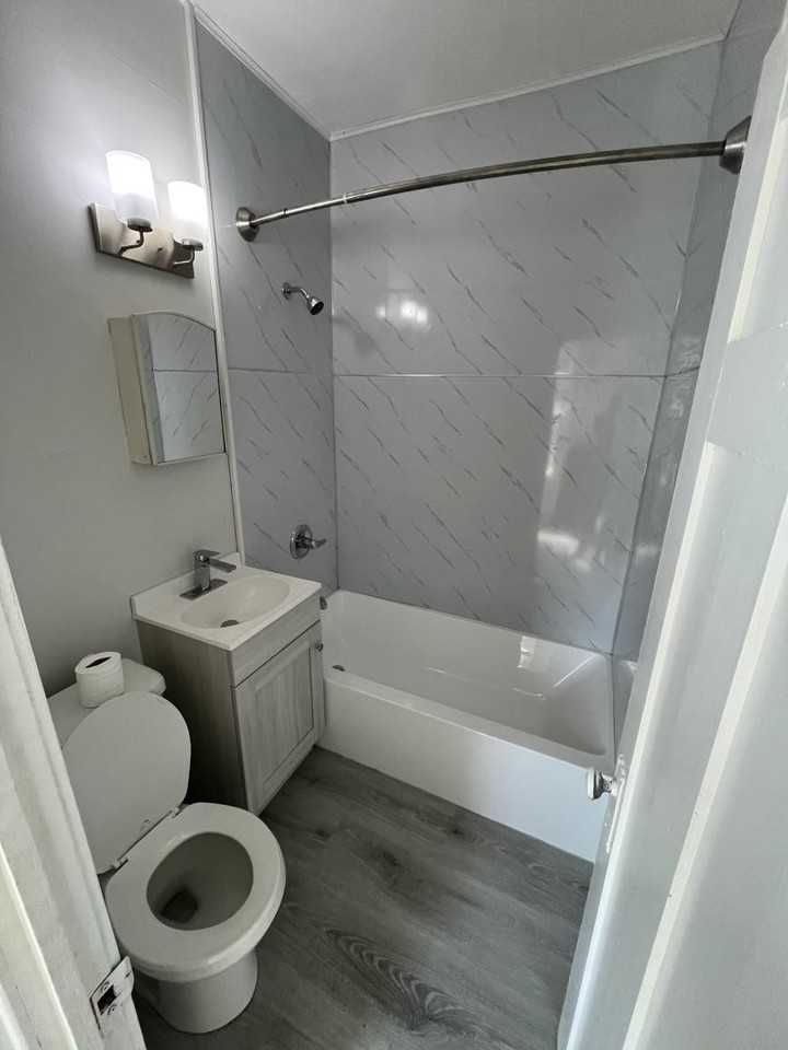 2105 Cornwall Street