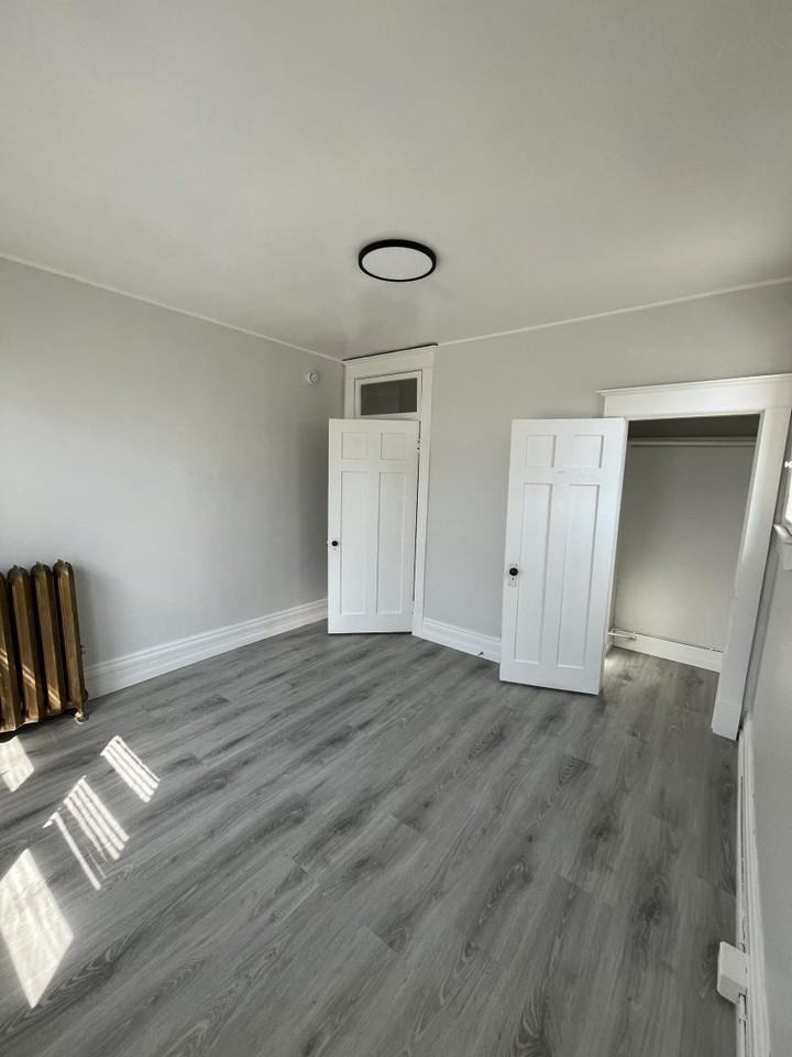 2105 Cornwall St - Photo 2 of 5