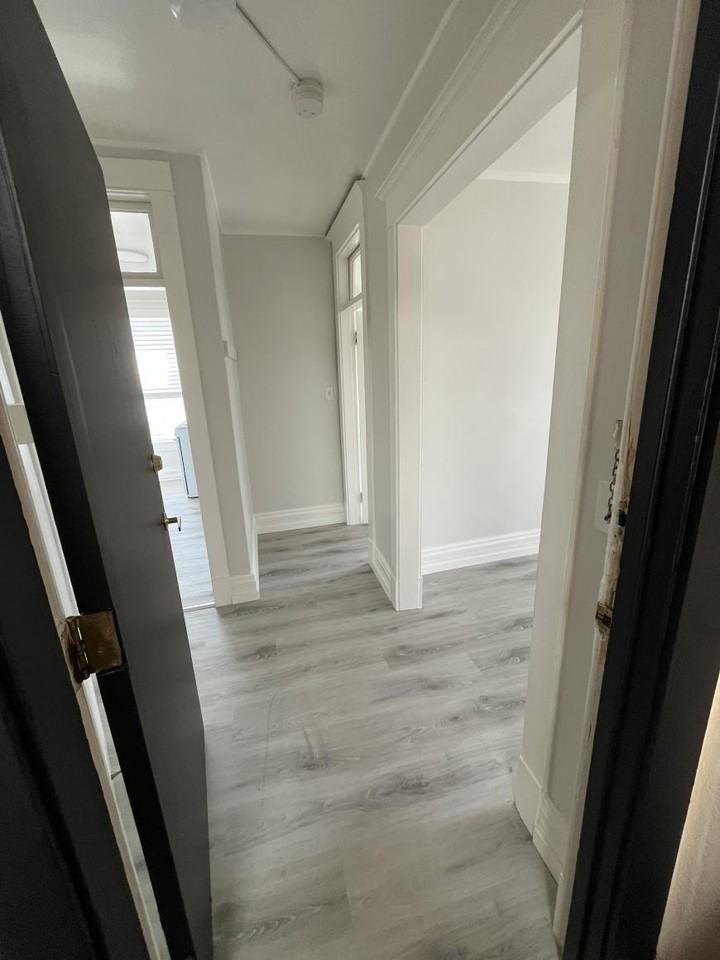 2105 Cornwall St - Photo 3 of 5