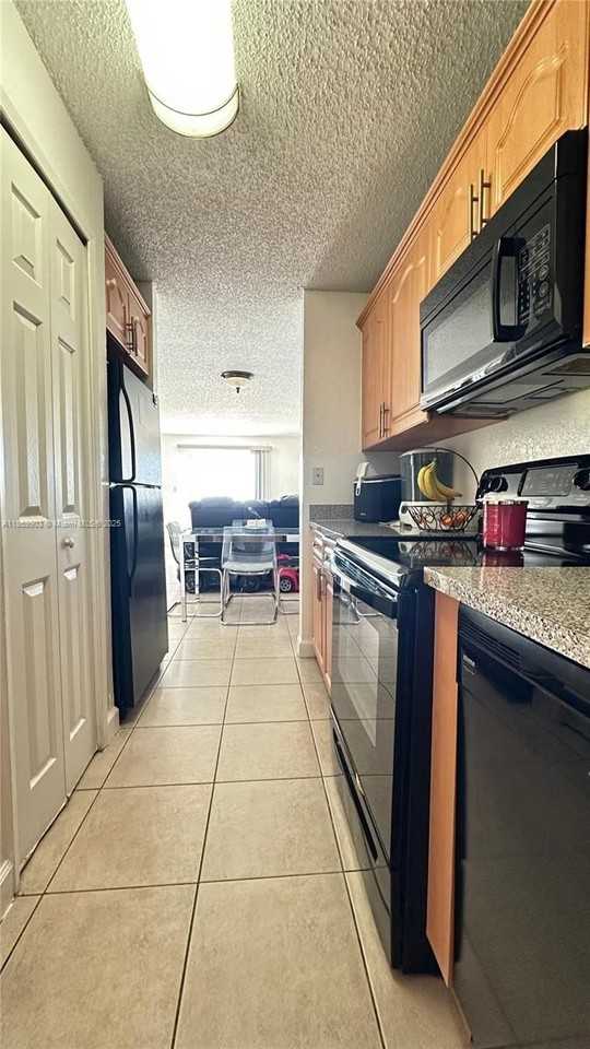 6060 W 21st Ct #604 - Photo 3 of 17