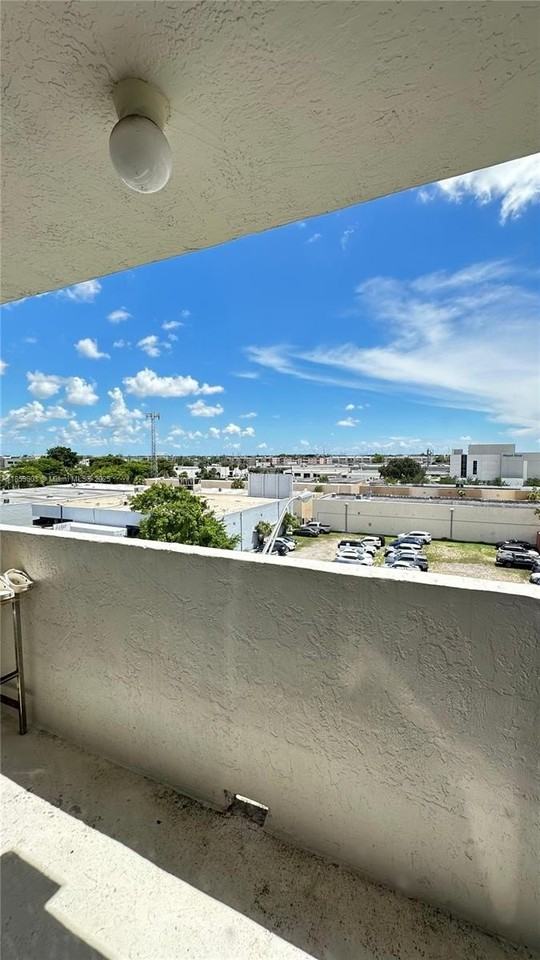 6060 W 21st Ct #604 - Photo 7 of 17