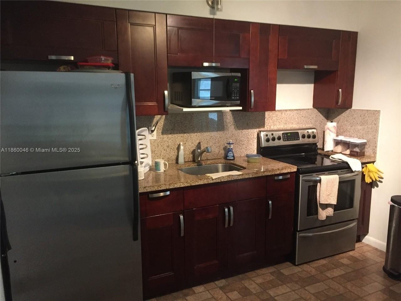 2611 Johnson St - Photo 5 of 29