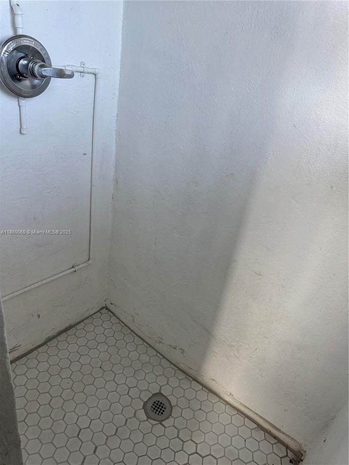 354 Rardin Ave #12 - Photo 6 of 11