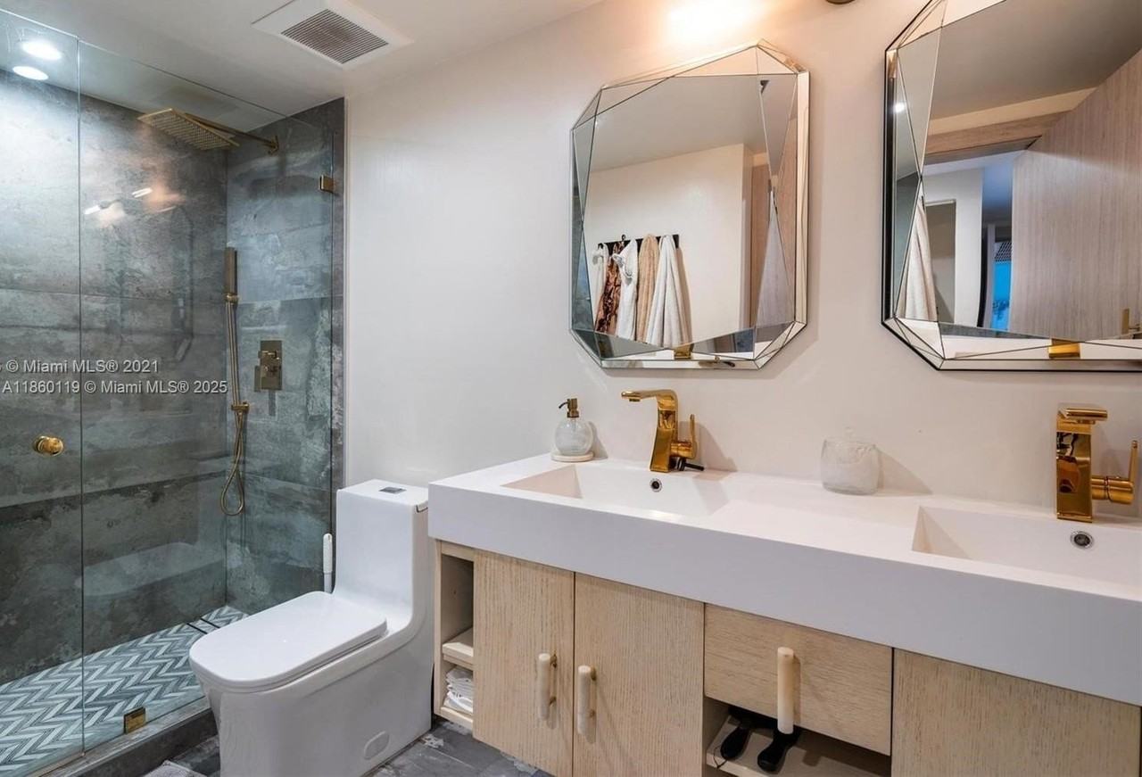 2301 Collins Ave #306 - Photo 6 of 27