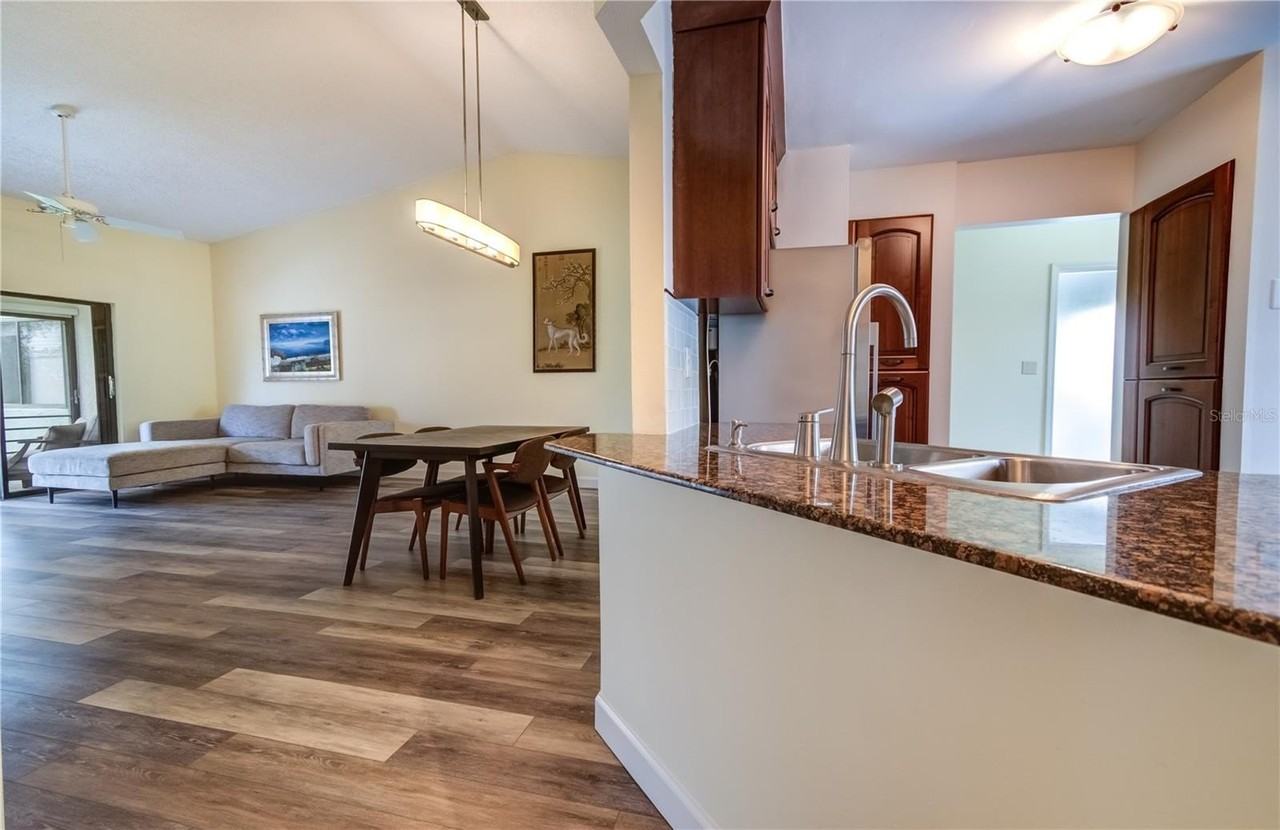 600 Carriage House Ln #201 - Photo 5 of 23