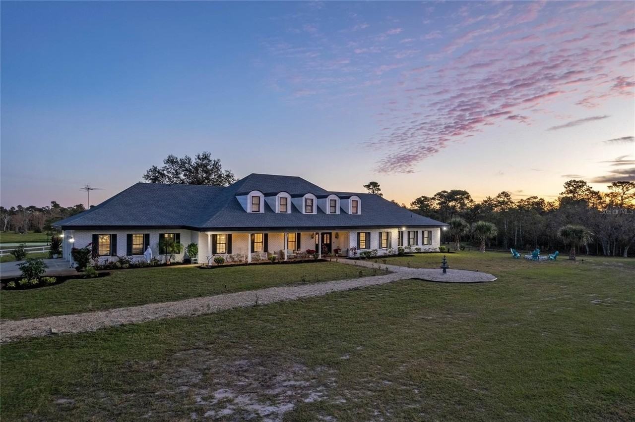 5750 Oak Hollow Ln - Photo 6 of 50