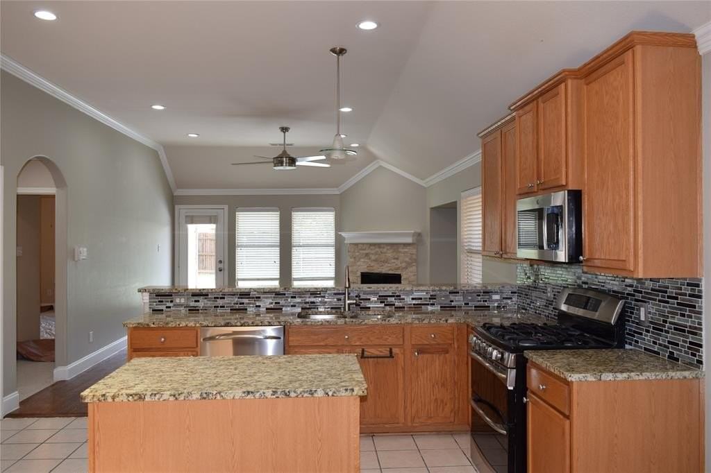 5201 Birchwood Dr - Photo 4 of 9