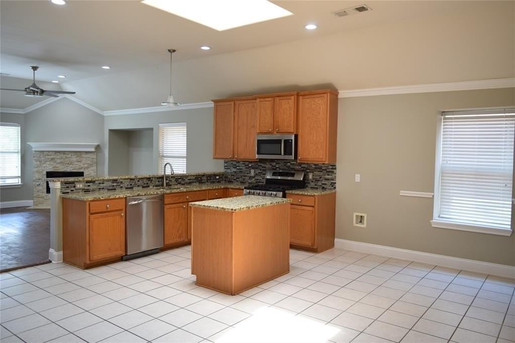 5201 Birchwood Dr - Photo 5 of 9