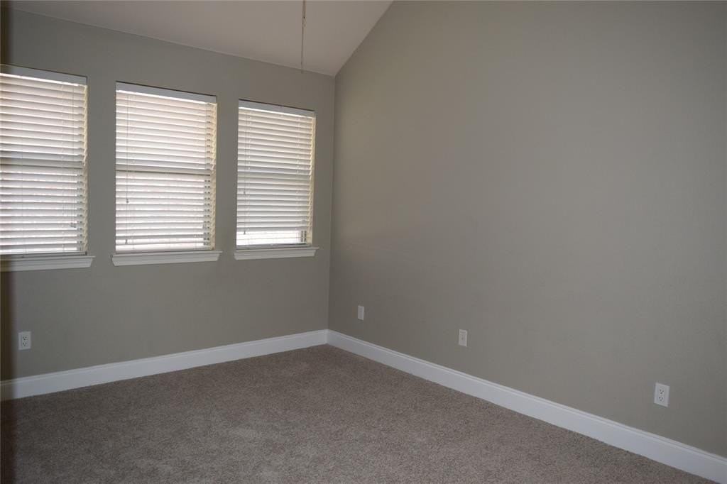 5201 Birchwood Dr - Photo 6 of 9