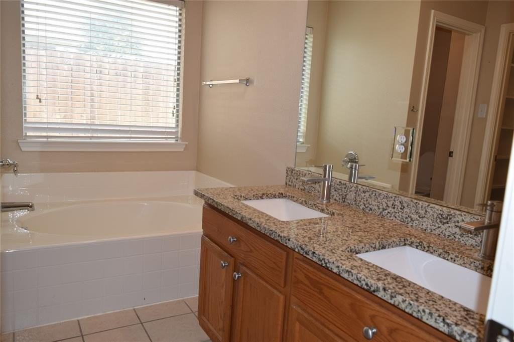 5201 Birchwood Dr - Photo 7 of 9