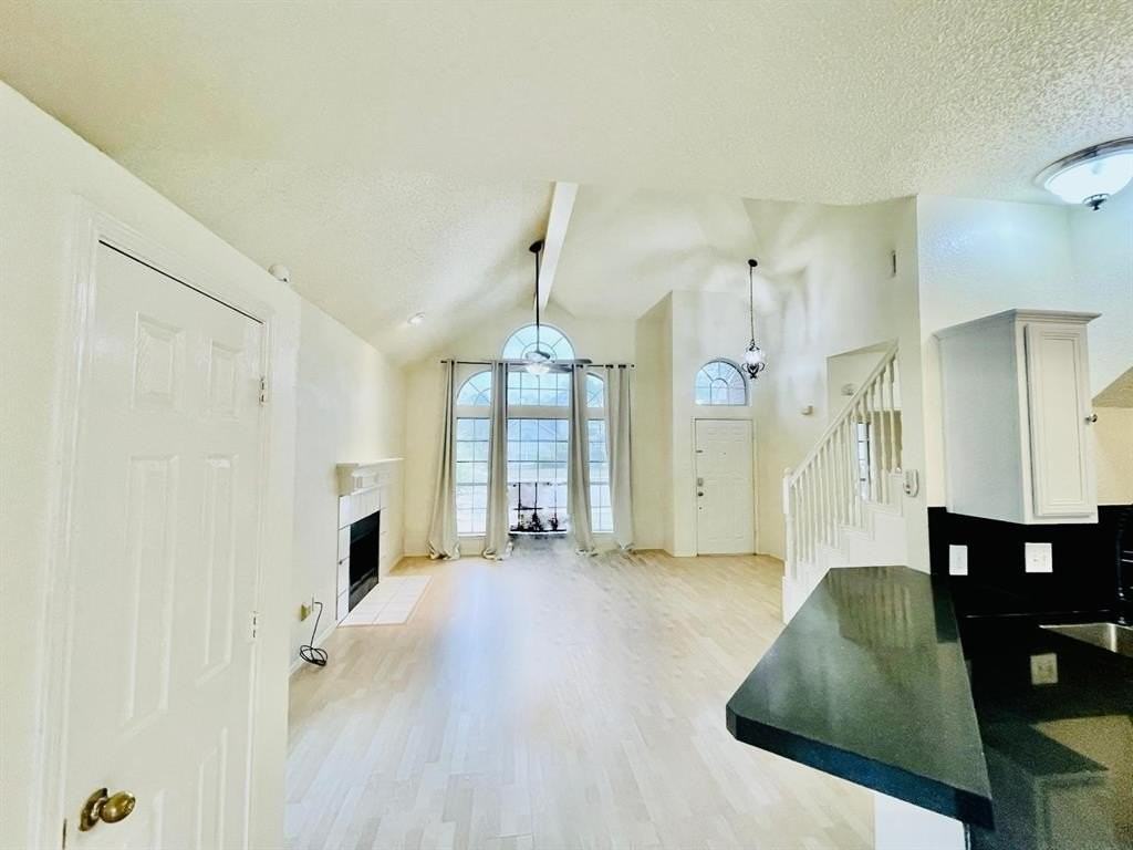 568 Timber Way Dr - Photo 3 of 11