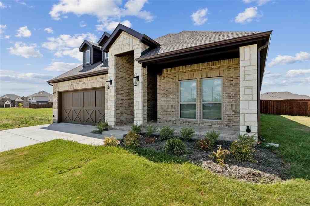 2540 Baypoint Dr - Photo 3 of 34